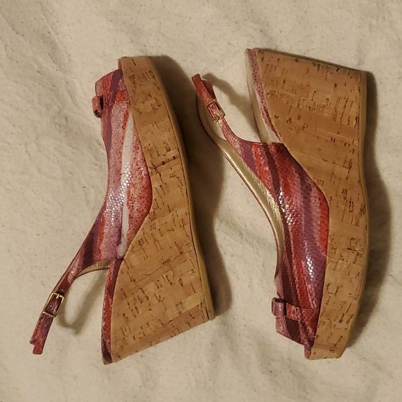 Stuart Weitzman Wedges 7 1/2 M - Picture 7 of 12